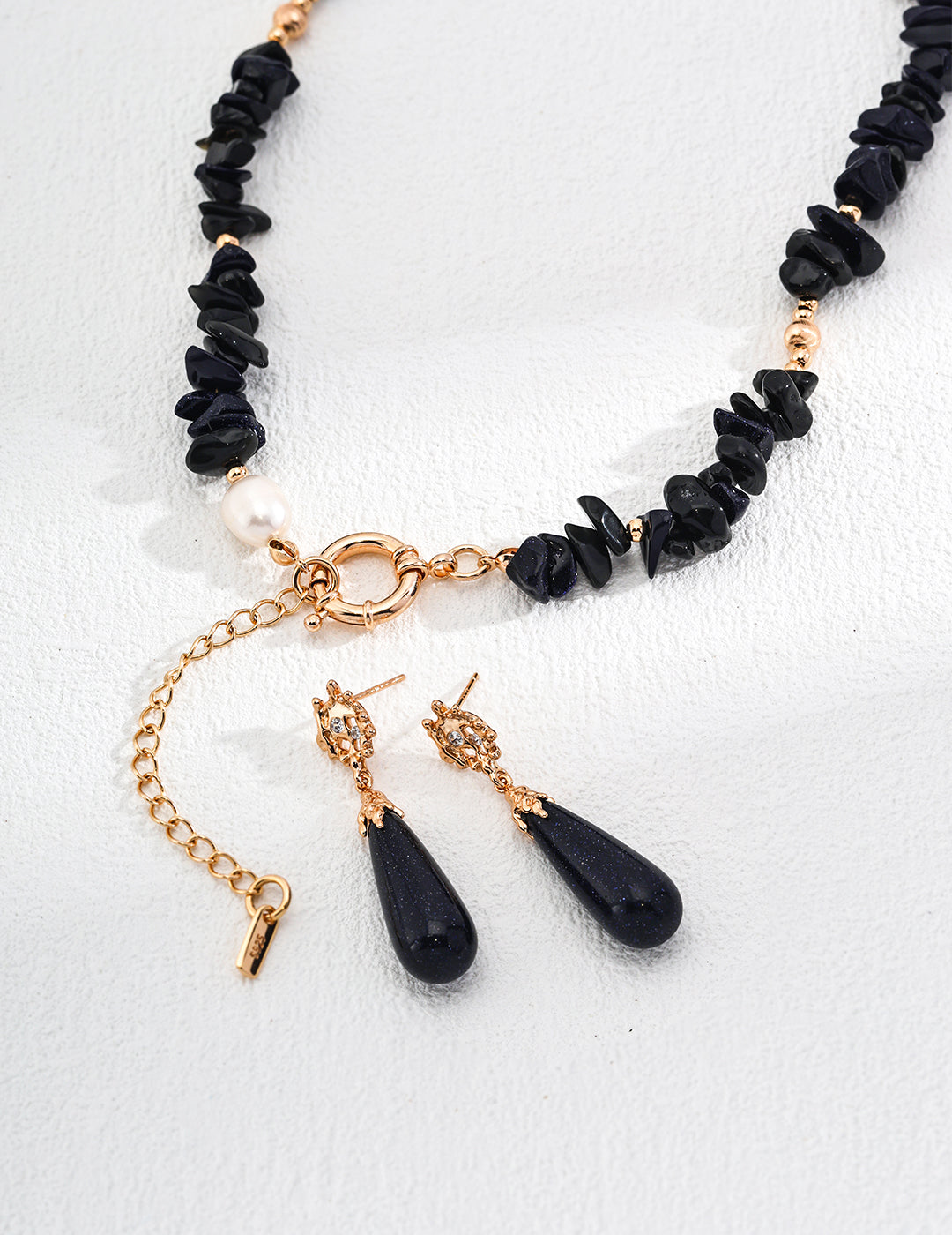 Noir Pebble Pearl Necklace