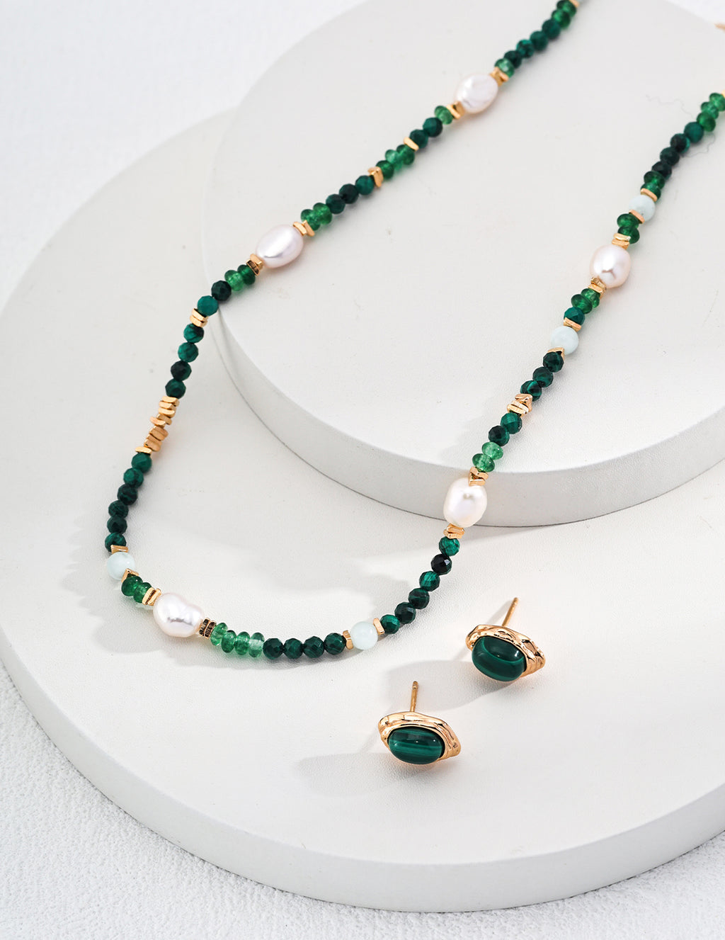 Emerald Pearl Beaded Necklace