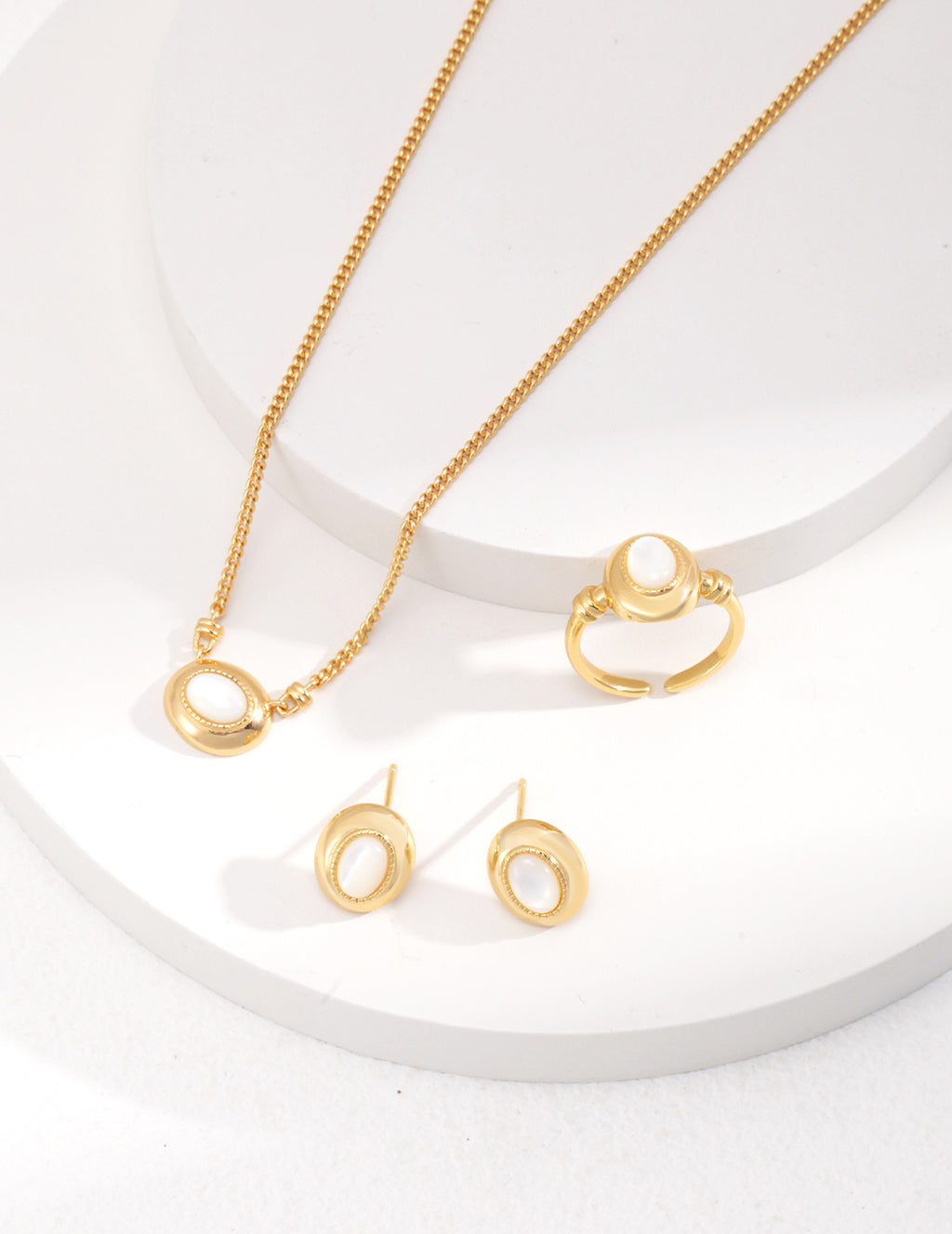 Ivory Bezel Pendant Necklace