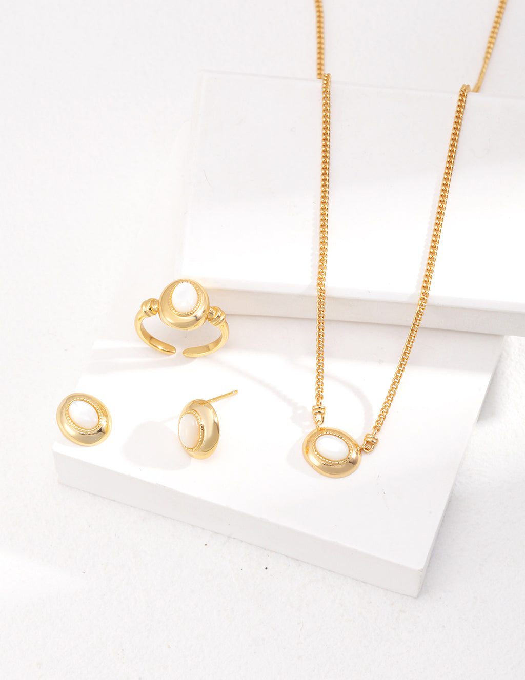 Ivory Bezel Pendant Necklace