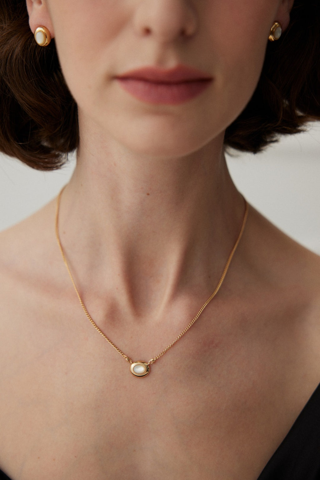 Ivory Bezel Pendant Necklace
