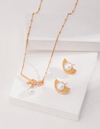 Lumi Pearl Knot Necklace