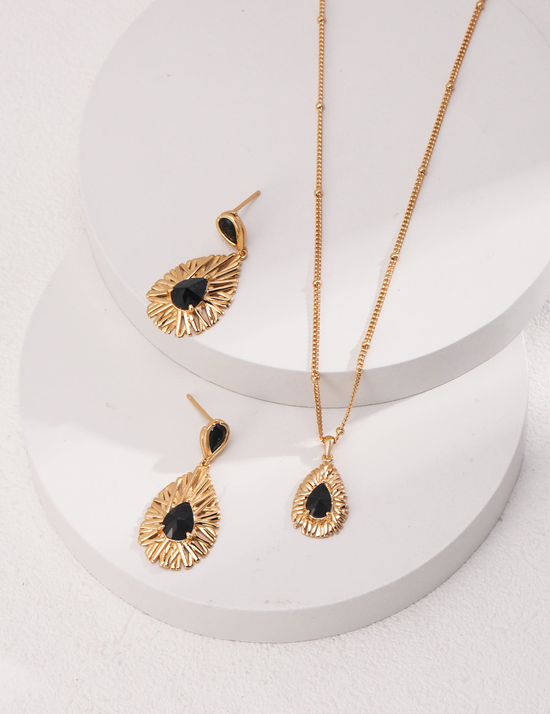 Noir Sunburst Necklace