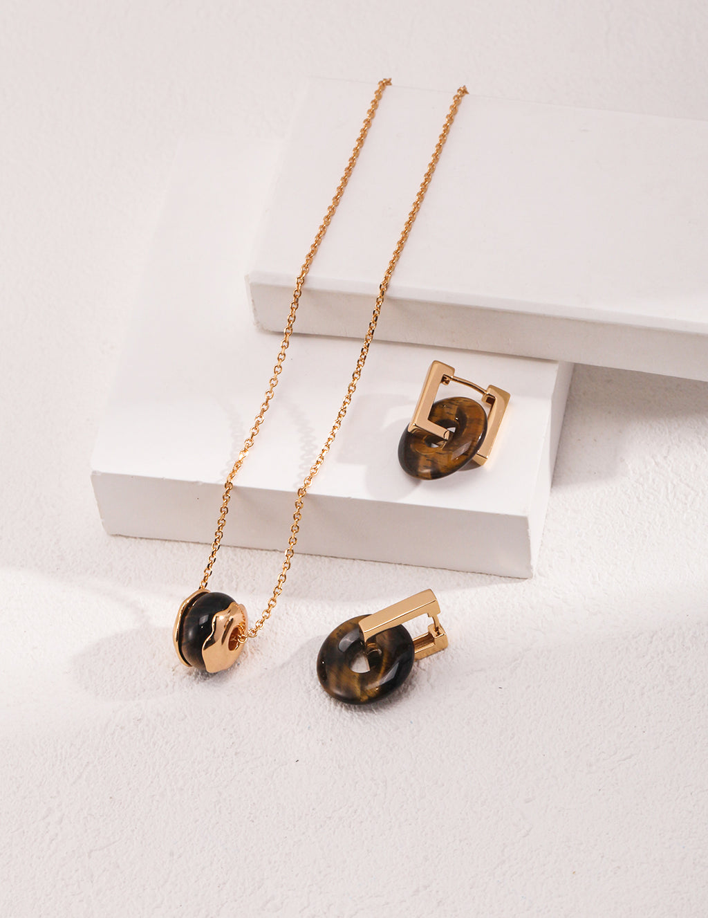 Noir Pebble Necklace