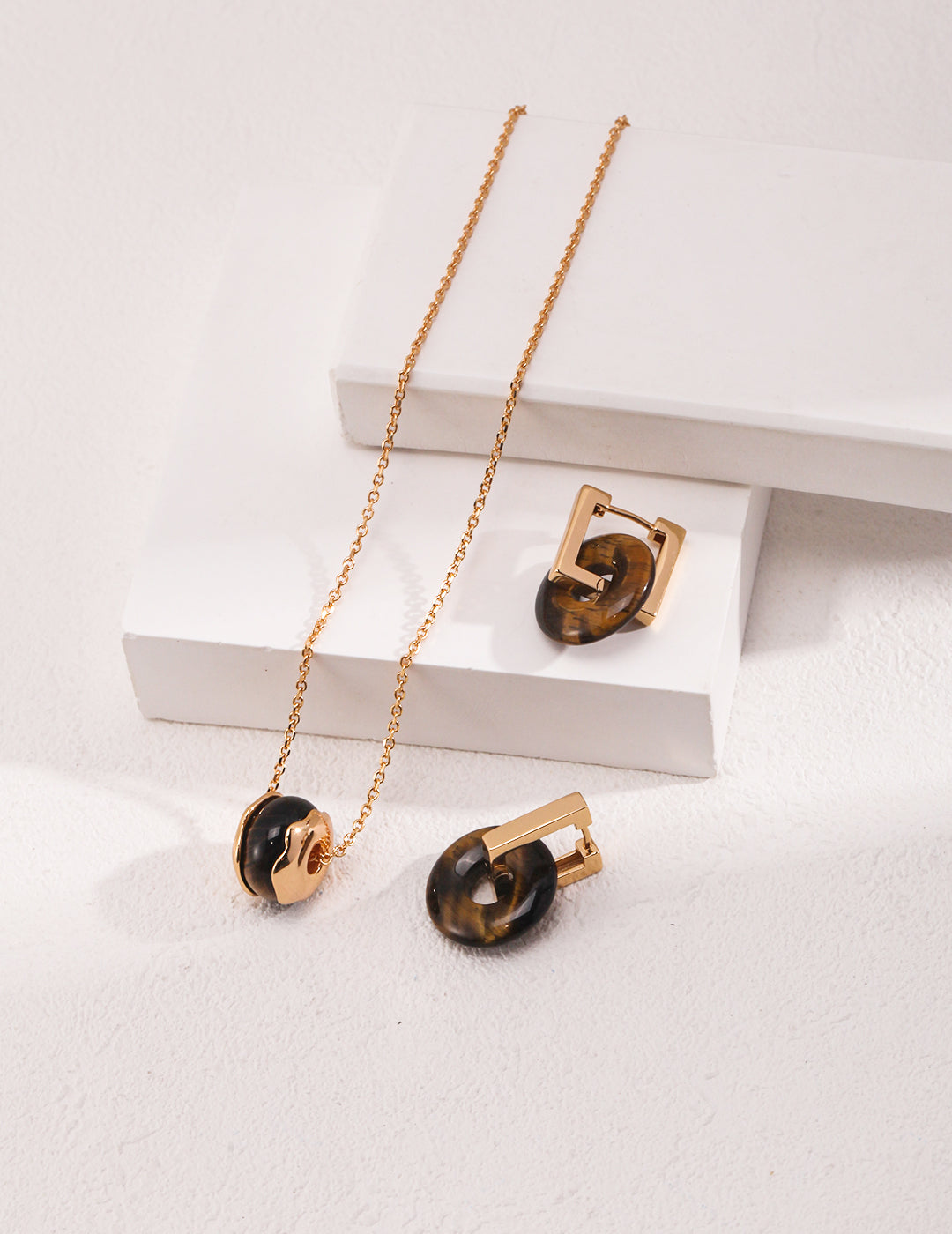 Noir Pebble Necklace