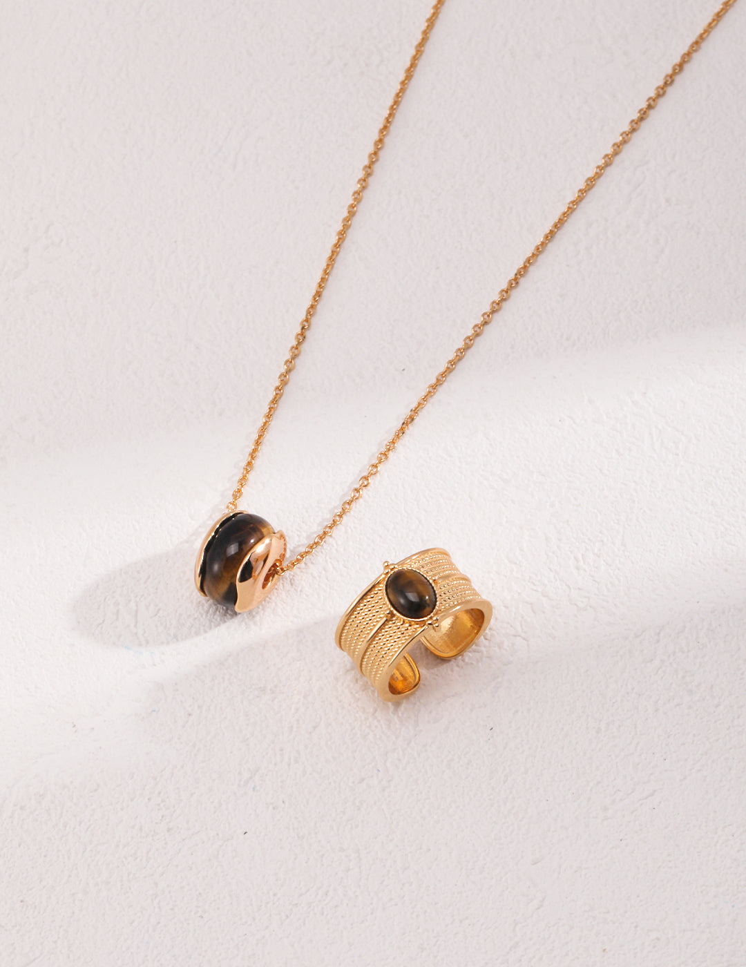 Noir Pebble Necklace