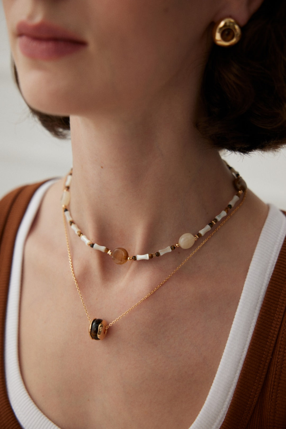 Noir Pebble Necklace Imagen secundaria del producto