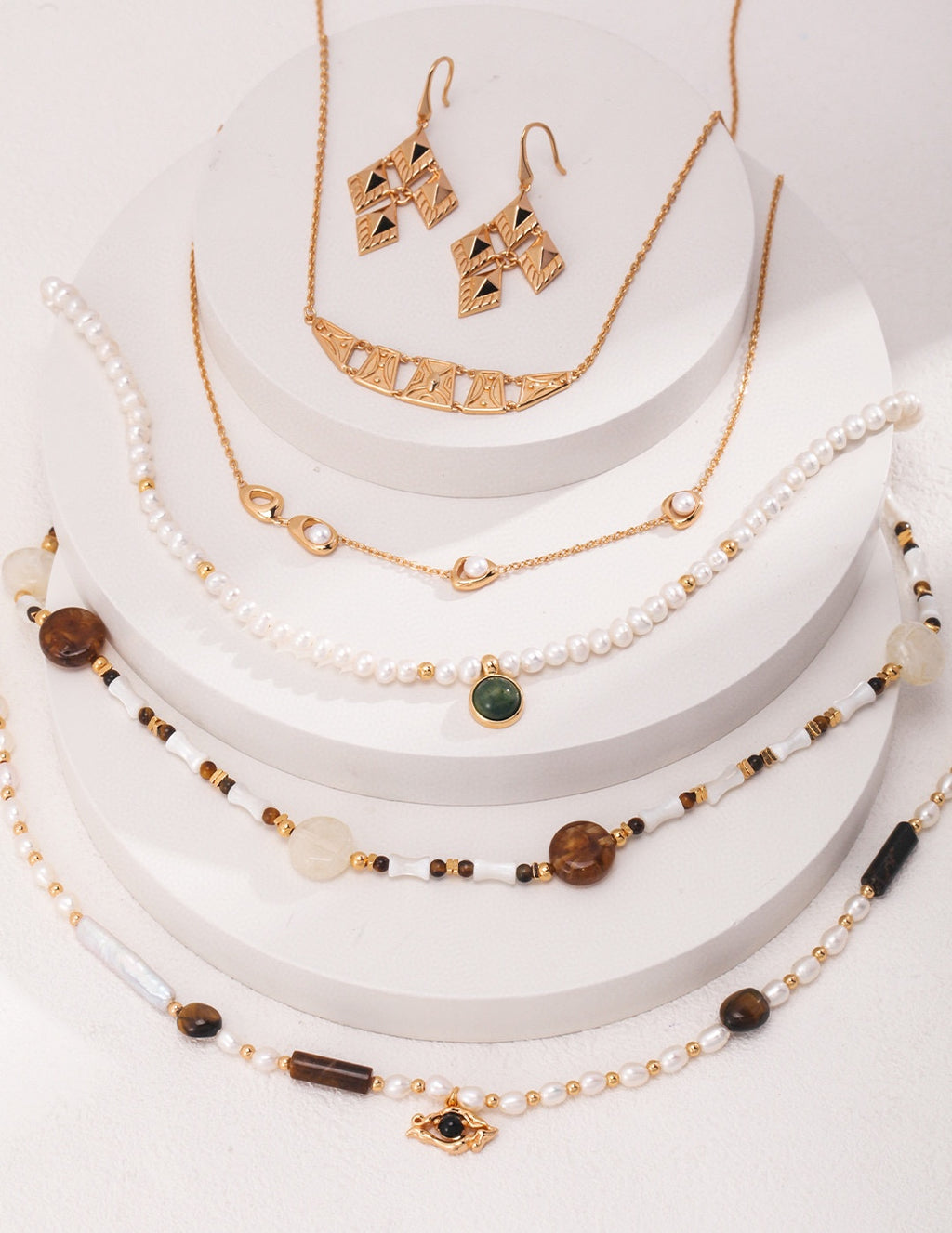 Noir Eye Pearl Necklace