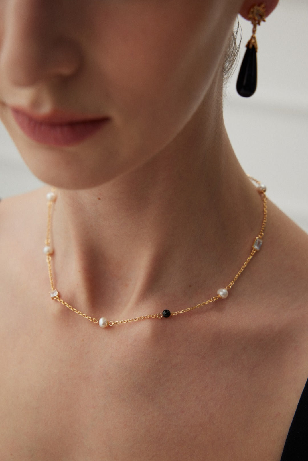 Pearl Noir Station Necklace Secondary image