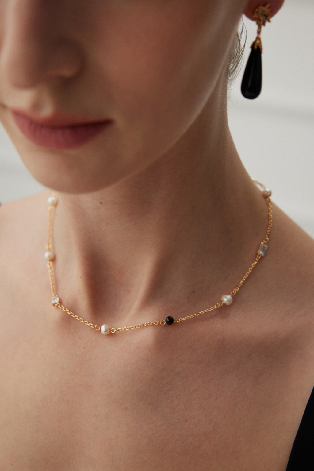 Pearl Noir Station Necklace