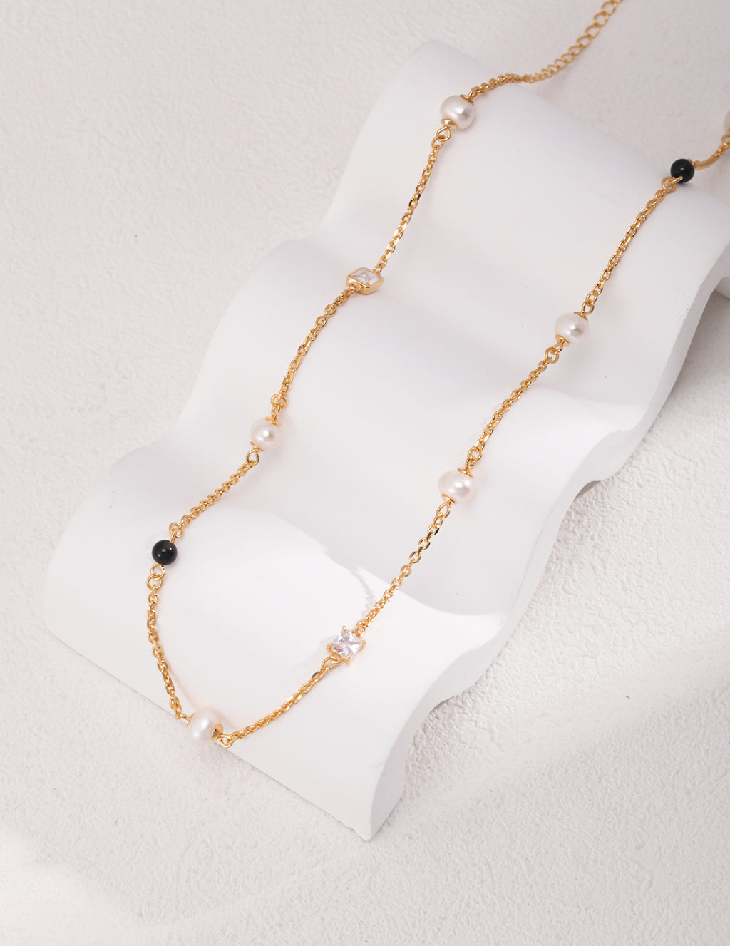 Pearl Noir Station Necklace