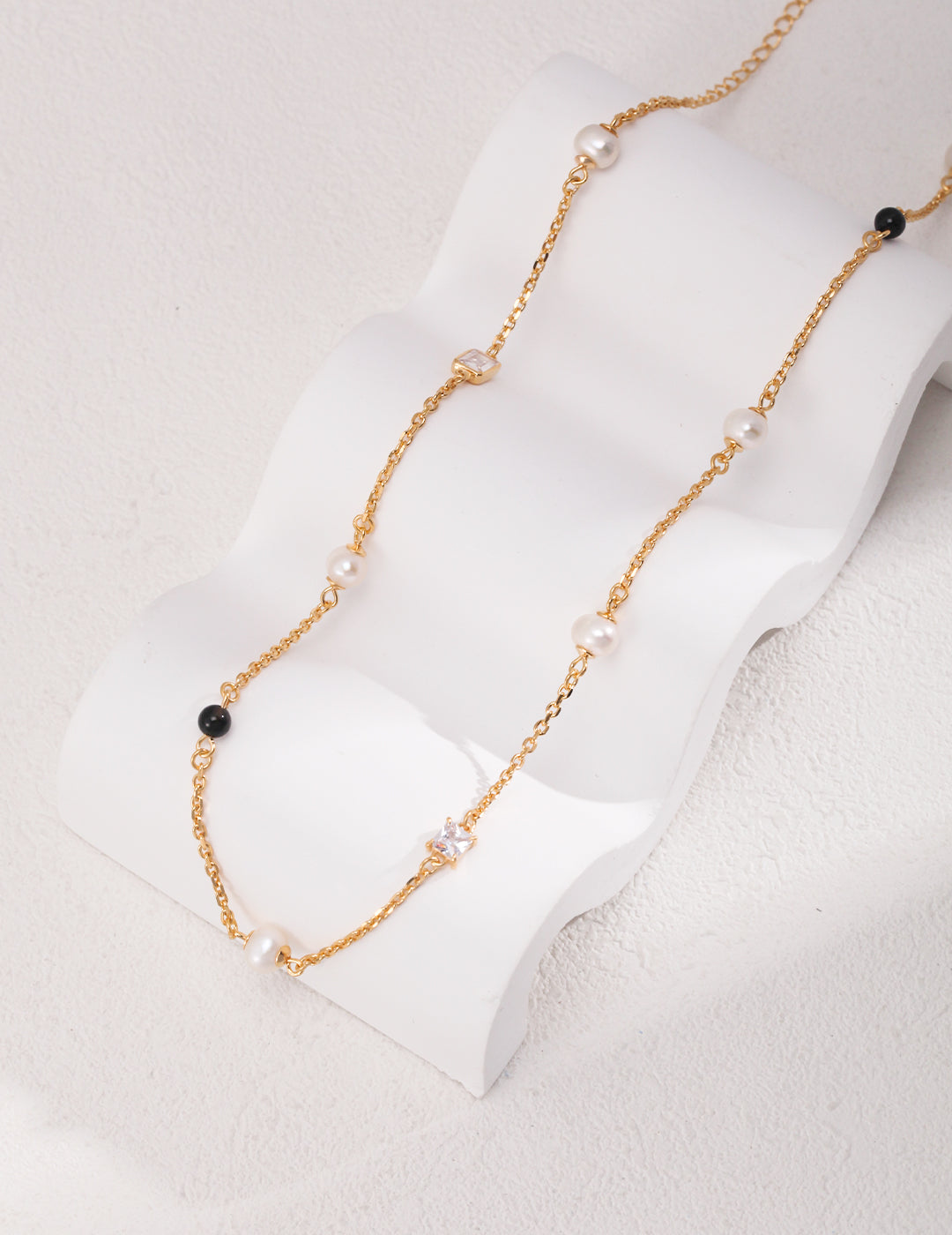 Pearl Noir Station Necklace