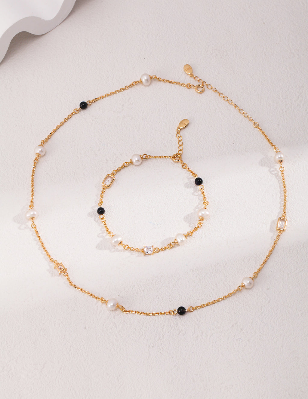 Pearl Noir Station Necklace