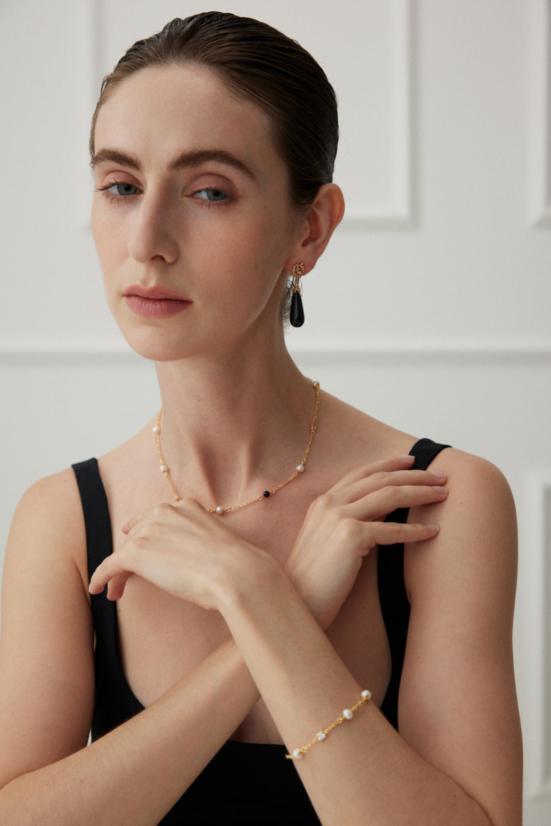 Pearl Noir Station Necklace