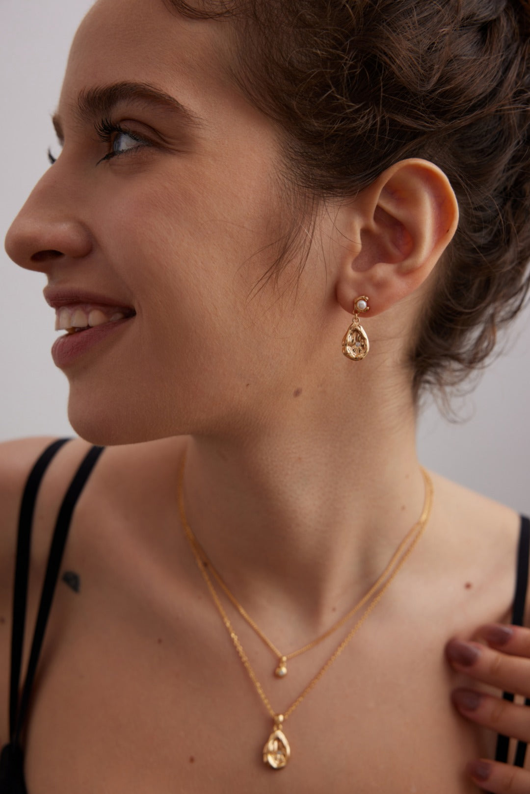 Bezel Crystal Pendant Necklace