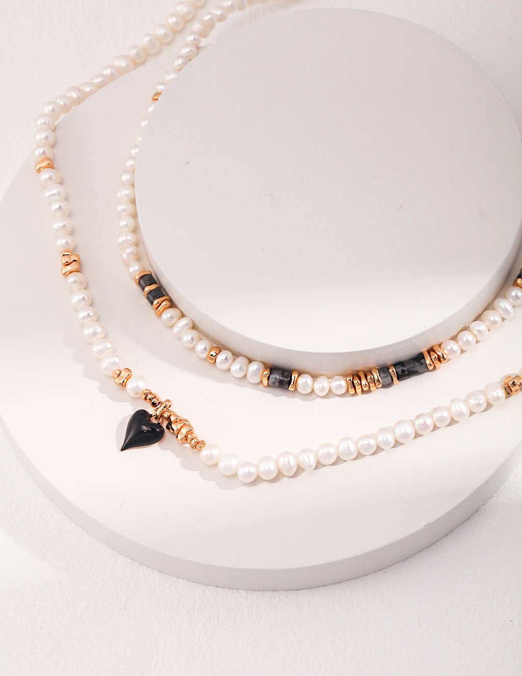 Noir Pearl Collar Necklace
