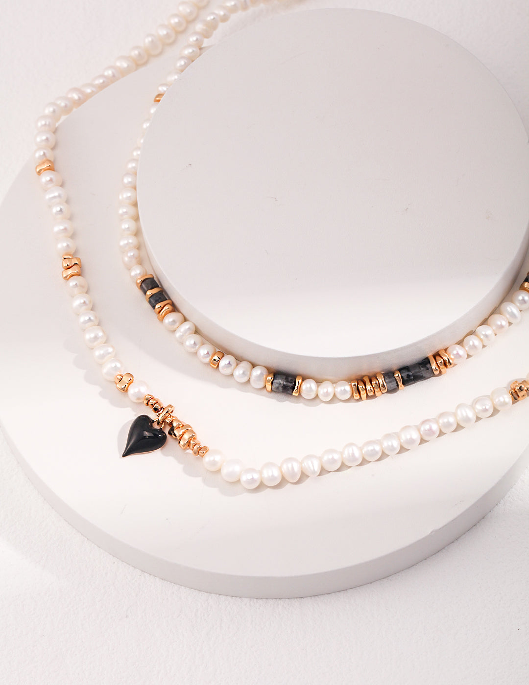 Noir Pearl Collar Necklace