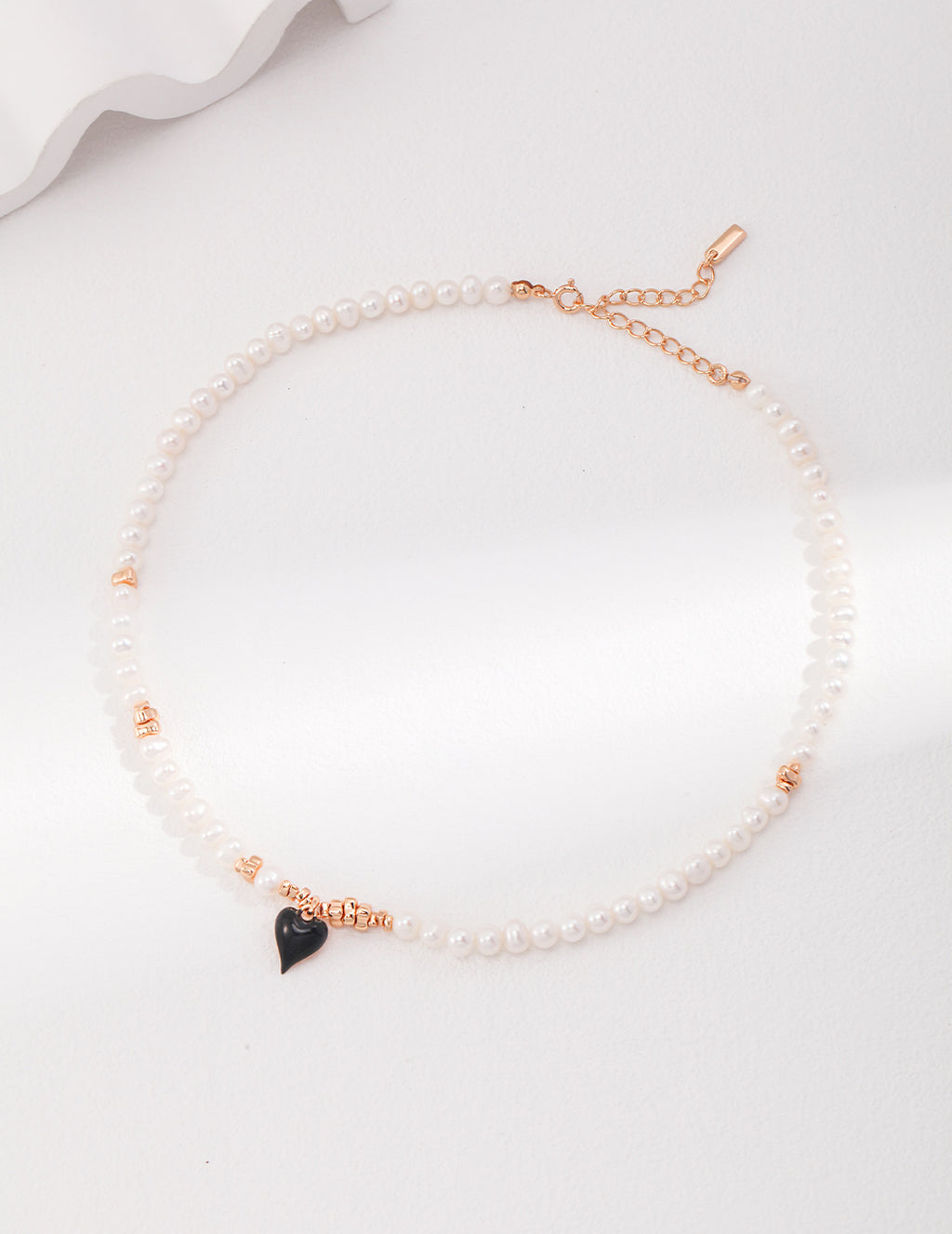 Noir Heart Pearl Necklace