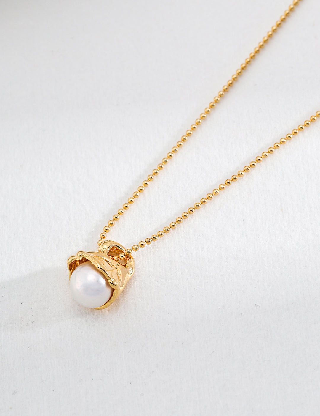 Pearl Curve Pendant Necklace Image secondaire du produit
