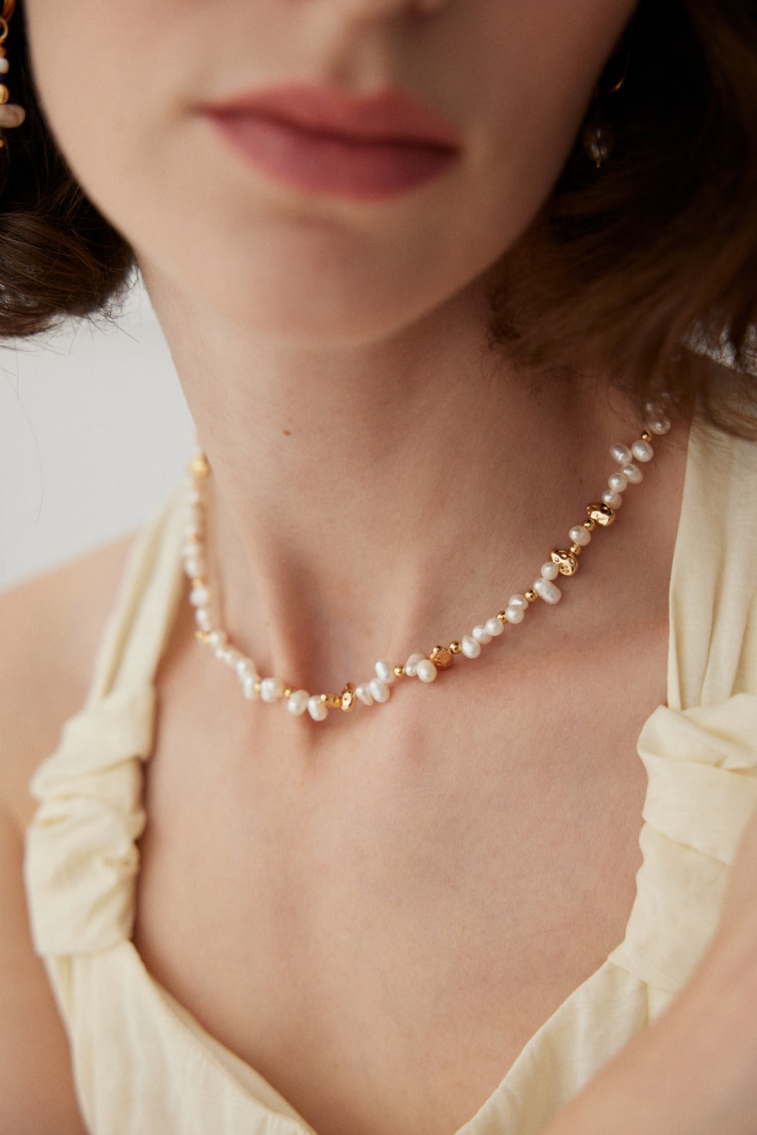 Lumi Baroque Pearl Necklace Secondary image