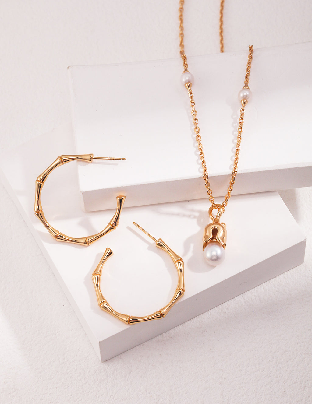 Floating Pearl Necklace