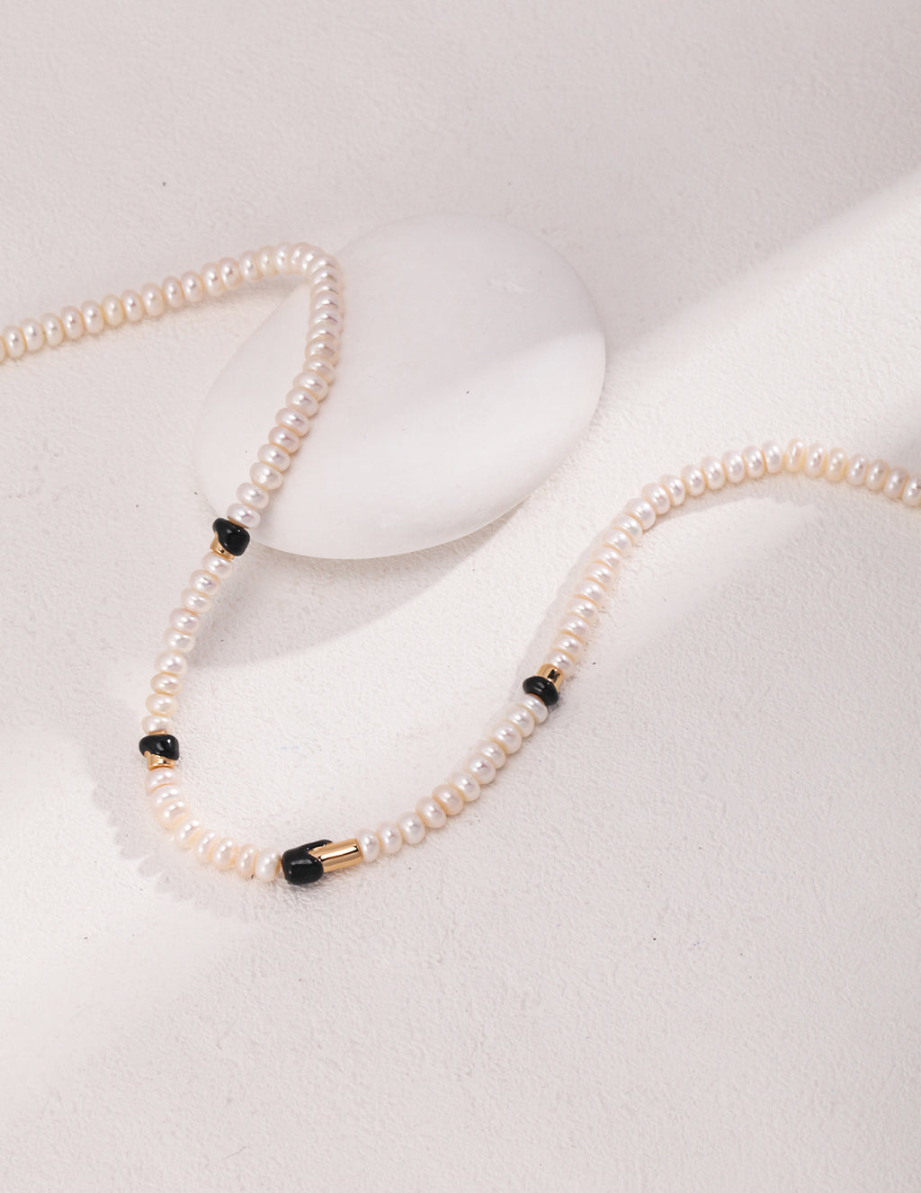 Noir Pearl Beaded Necklace