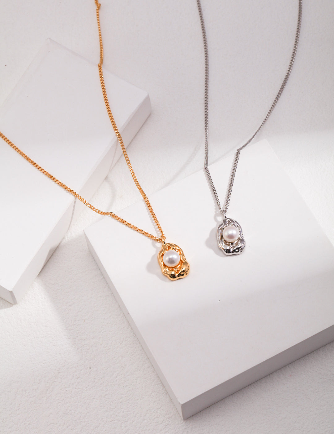 Baroque Pearl Molten Necklace Secondary image