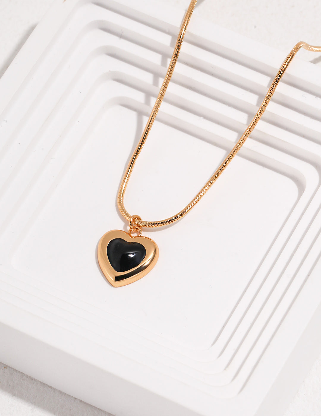 Noir Halo Heart Necklace