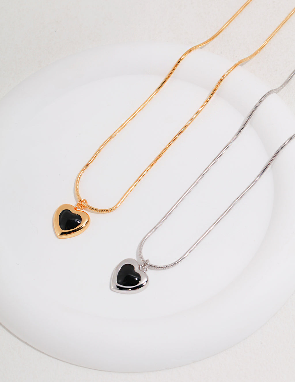 Noir Halo Heart Necklace