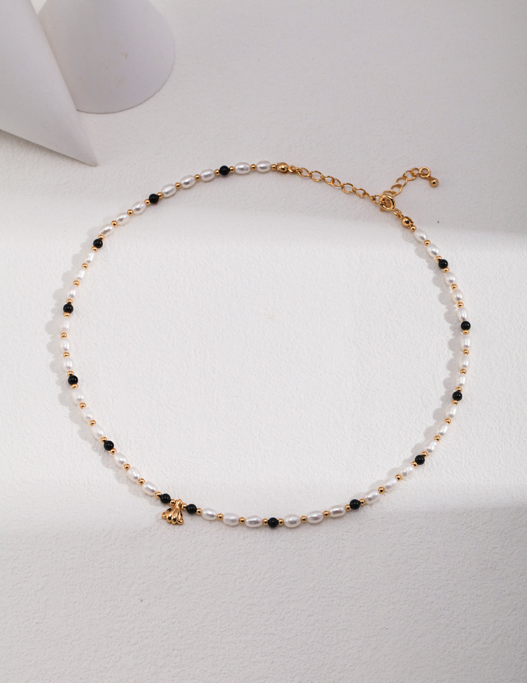 Noir Marina Pearl Necklace GOLD