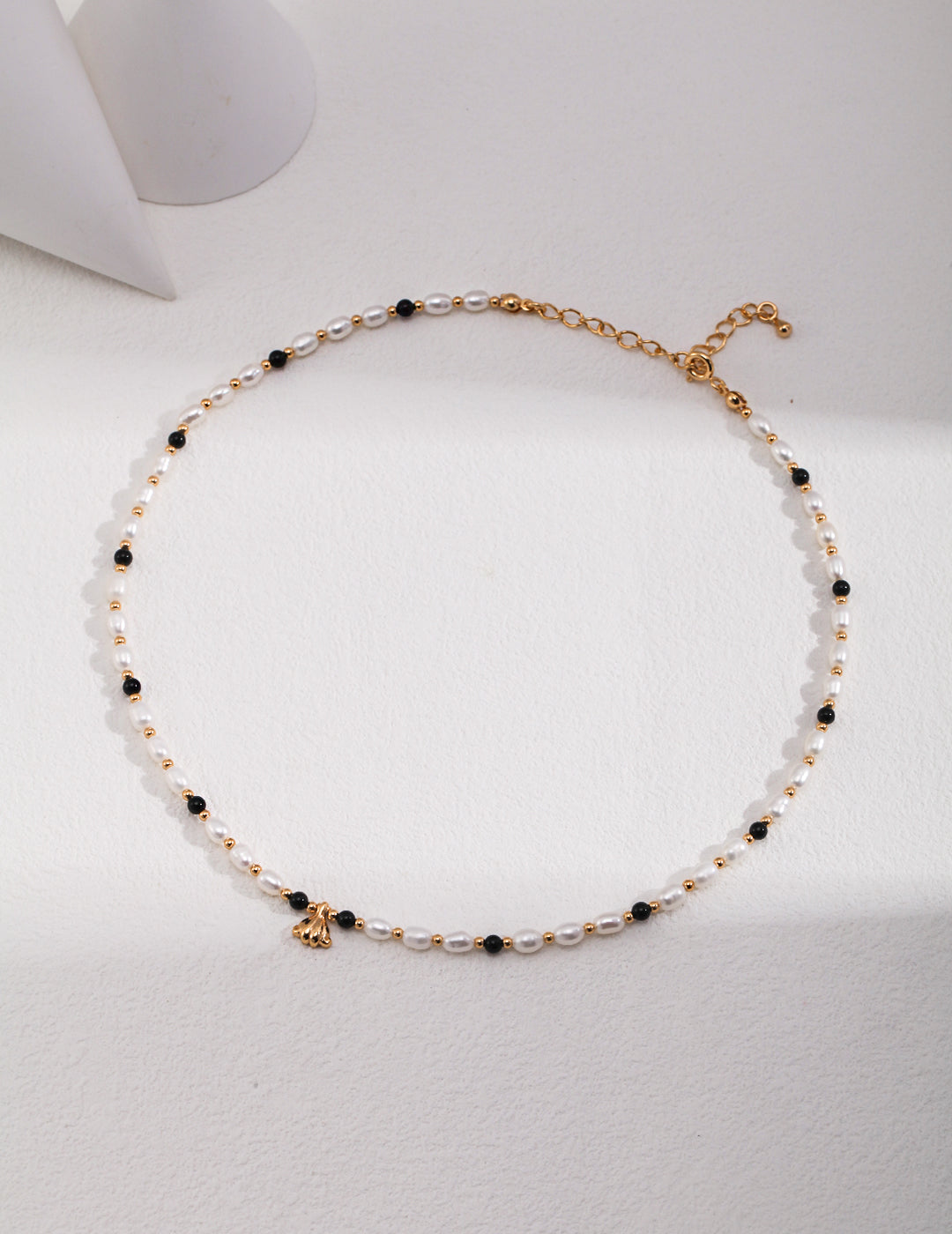 Noir Marina Pearl Necklace GOLD