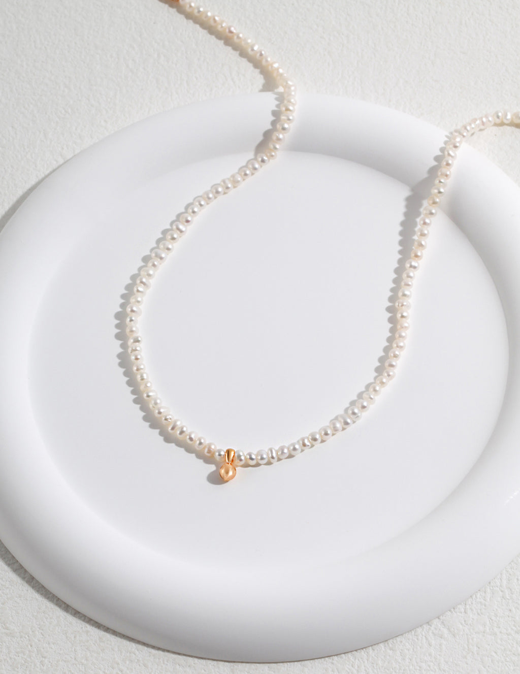 Nacre Droplet Pearl Necklace VIEW1