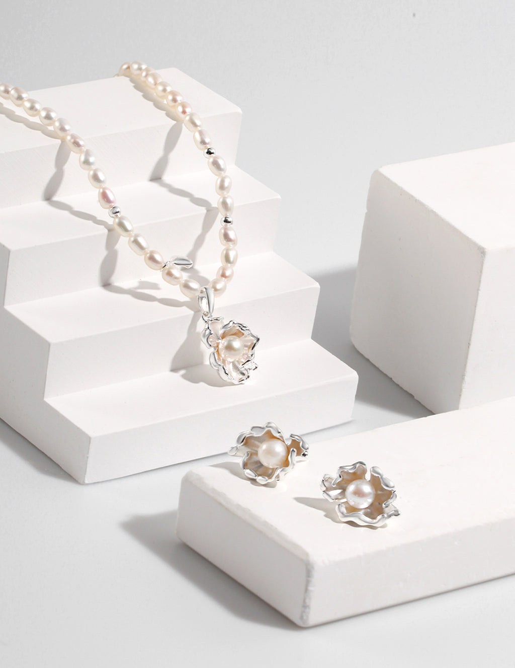 Marina Shell Pearl Necklace 2