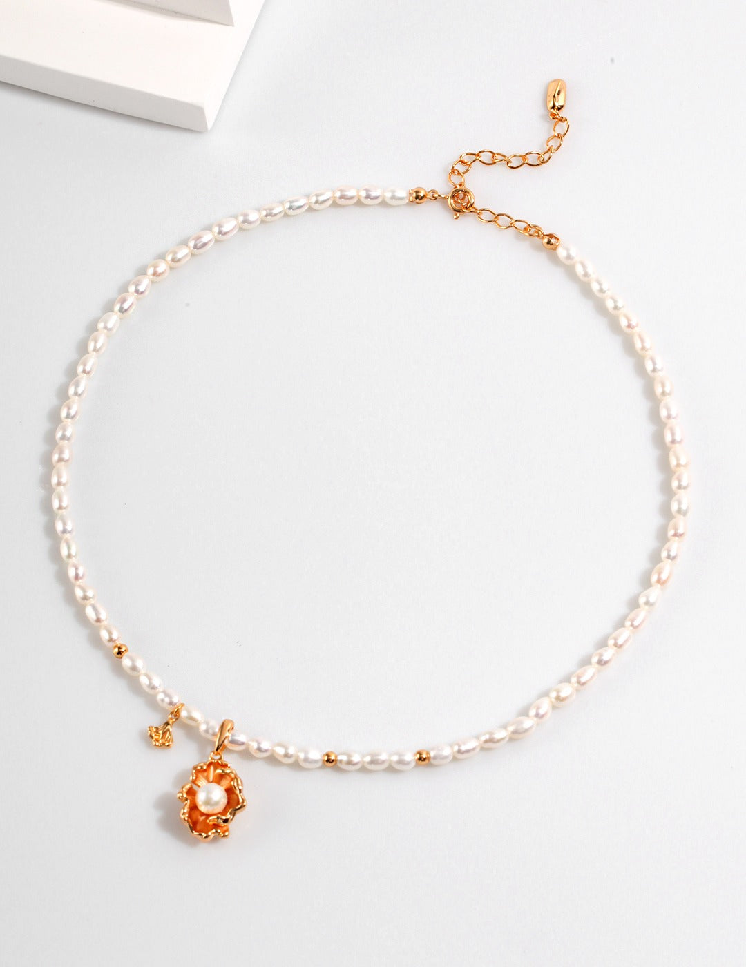 Marina Shell Pearl Necklace 3