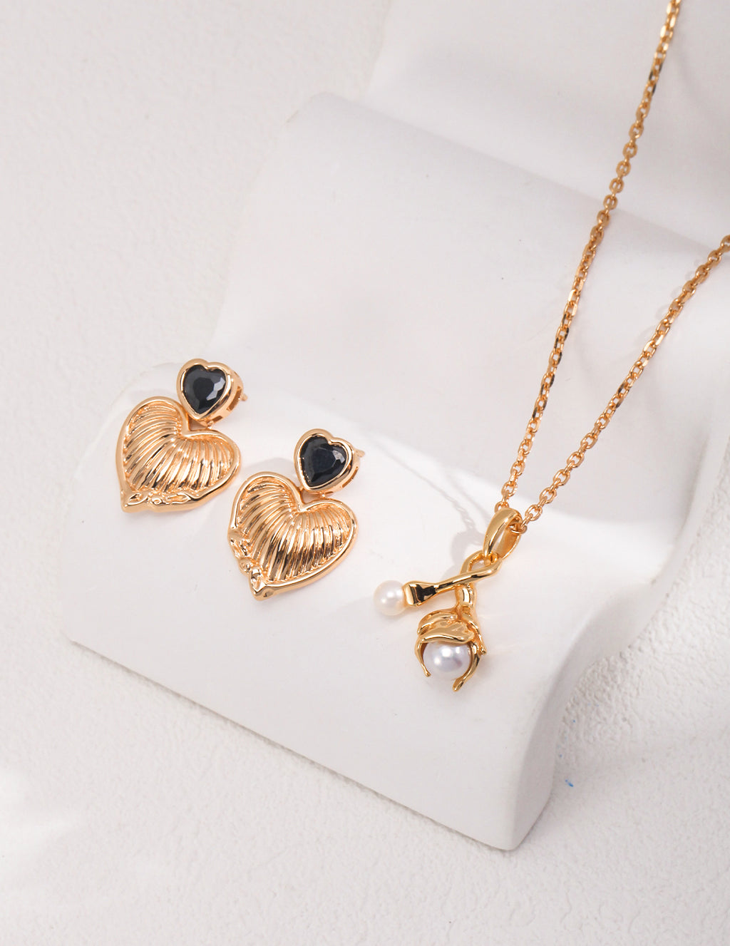 Nacre Bloom Pearl Necklace 3