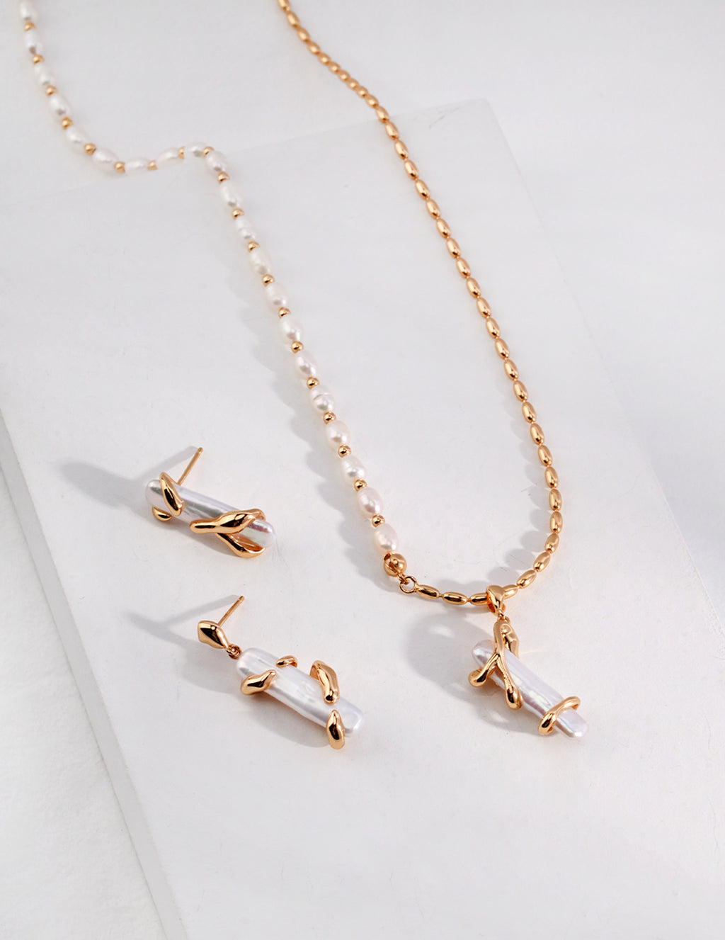 Nacre Vine Pendant Necklace 2