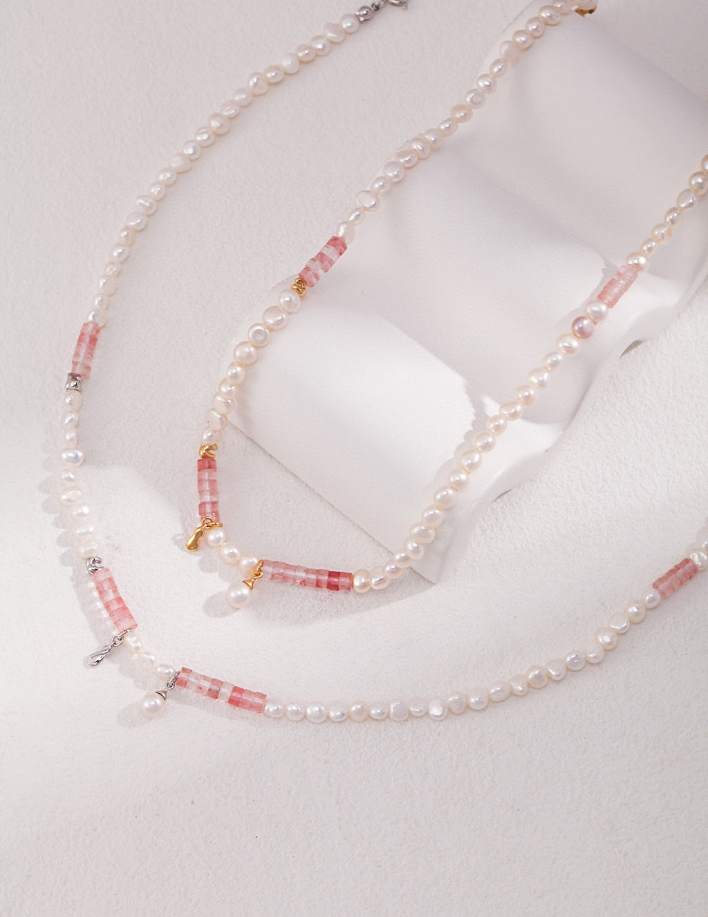 Rosé Pearl Beaded Necklace 2